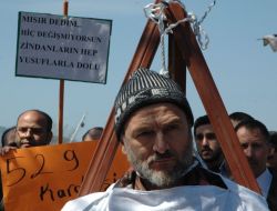 Mısır’daki İdam Kararları Giresun'da Temsili Darağacı Kurularak Ve...