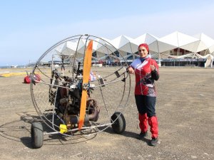 O Türkiye’nin Tek Kadın Paratrike Pilotu