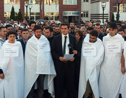 Ak Partili Gençler Mısır İçin Kefen Giydi