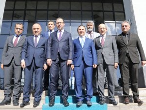Gençlik Ve Spor Bakanı Dr. Mehmet Muharrem Kasapoğlu Rektör Çalış’ı Ziyaret Etti