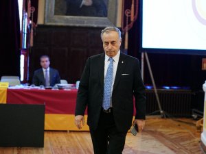 Galatasaray Divanında Protesto