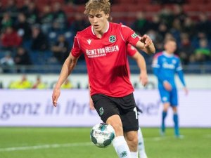 Hannover’lı Futbolcu Koronavirüse Yakalandı!