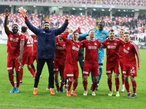 Sivasspor, Avrupa Devleriyle Yarışıyor