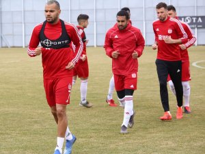 Aaron Appindangoye: “Şampiyonluk Şansımız Var”