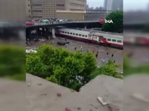 Mısır’da İki Yolcu Treni Çarpıştı: 13 Yaralı