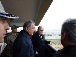 Bakan Akar, İngiltere Savunma Bakanı Wallace İle Sınır Hattını Ziyaret Etti