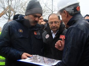 Bakan Kurum, Elazığ’da İncelemelerde Bulundu