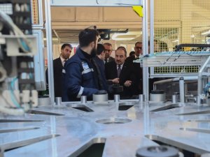 Bakan Varank Maske Fabrikasını Ziyaret Etti