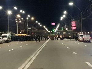 Ukraynalı Aşırı Sağcı Grup, Rusya Büyükelçiliği’ne Saldırdı