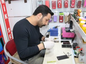 Virüs Çin’de Üretilen Telefon Aksesuarlarına İlgiyi Azalttı
