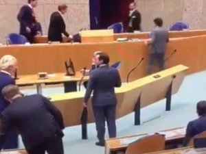 Hollanda Sağlık Bakanı Bruins İstifa Etti