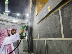 Mescid-i Haram Ve Mescid-i Nebevi De Kapatıldı