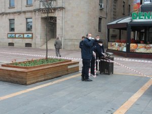 Giresun Belediyesi Uyarıları Dinlemeyen Vatandaşlara Meydanı Kapattı