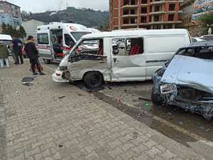 Rize’de Trafik Kazası 8 Yaralı