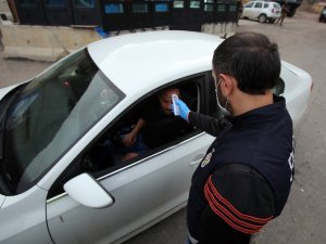 Gümüşhane’de Şehre Gelenlerin Ateşi Ölçülüyor