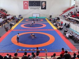 Güreş Federasyonu 65 Yaş Üstü Güreşçilerin Yanında