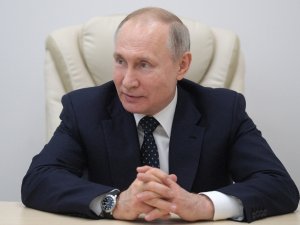 Putin Ve Trump, Korona Virüs Ve Petrol Piyasasını Görüştü