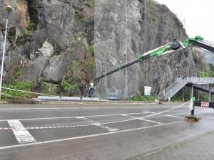 Kayalık Bölgeye Çelik Ağ İle Koruma