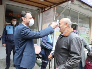 Maçka Belediye Başkanı Koçhan’dan Ateş Ölçer Ve Maskeli Pazar Denetimi