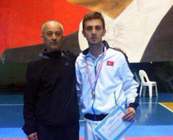Rizeli Sporcu Karate'de Türkiye Şampiyonluğu Kazandı