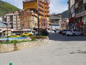 Borçka’da Karantina Sonrası Sokaklar Sessizliğe Büründü