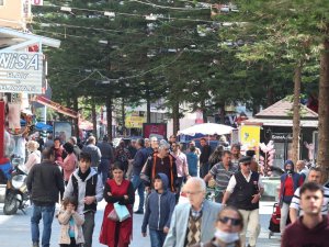 Antalya Sokaklarında Sıcak Hava Yoğunluğuna Polis Uyarısı