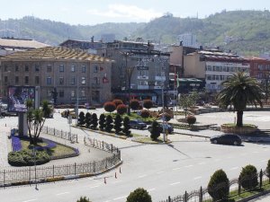 Giresun İki Arada Bir Derede Kaldı