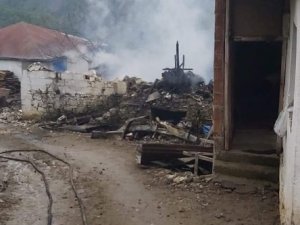 Giresun’da Yangında Ev Kullanılamaz Hale Geldi