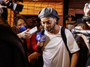 Ronaldinho’ya 4 Yıldızlı Ev Hapsi