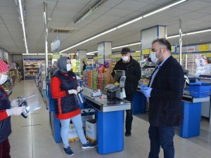 Görele Belediyesi Gençlik Merkezi Tarafından Üretilen Bin Adet Maskeyi İlçe Esnafına Dağıttı
