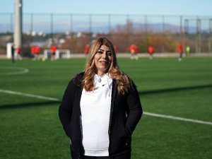 Kayserispor Başkanı Berna Gözbaşı: "Süper Lig Oynanmalı"