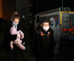 Ukrayna'dan Getirilen Biri Bebek 142 Türk Vatandaşı Rize'de Yurda Yerleştirildi