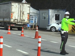 Trabzon-Giresun Arasındaki Kontrol Noktasında Uygulamalar Devam Ediyor