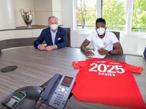 Bayern Münih, Alphonso Davies’in Sözleşmesini Uzattı