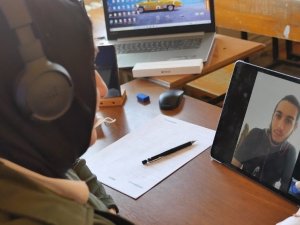 Trabzon’da Üniversite Sınavına Hazırlanan Öğrencilere Ücretsiz Online Eğitim Veriliyor