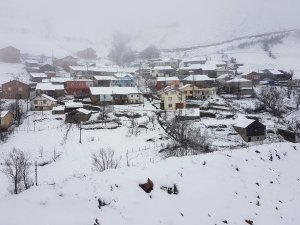 Gümüşhane’nin Yüksek Kesimlerinde Kar Yağışı Başladı