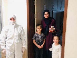 Giresun’da Karantinada Bulunan 5 Yaşındaki Elisa’ya Doğum Günü Sürprizi