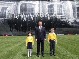 100 Yıl Önceki Fotoğraf, Fenerbahçe Stadı’nda Dalgalandı