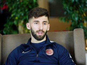 “Emre Belözoğlu İle Aynı Takımda Oynamak İsterim”