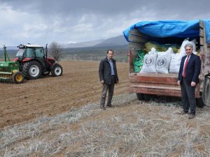 Gümüşhane’de Üreticilere 160 Ton Yem Bitkisi Tohumu Dağıtıldı