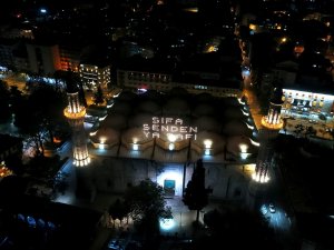 450 Yıllık Ramazan Mahyasında Şifa Mesajı
