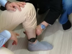 Ayak Bileğine Takılan Elektronik Kelepçe İle Ev Hapsi Başladı