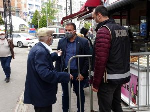 85 Yaşındaki Vatandaş Bankaya Giderken Polise Yakalandı