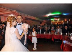 Bakan Yılmaz Yeni Evli Çiftten Dört Çocuk İstedi