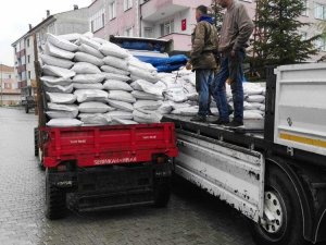 Çamoluk’ta Organik Tarım Faaliyetleri İçin Organik Gübre Dağıtımı Yapıldı