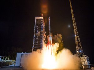 Çin astronot taşıyacak roketin ilk prototipini uzaya fırlattı