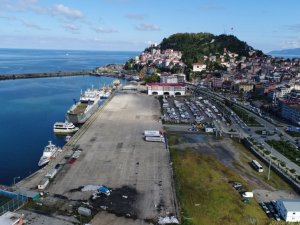 Giresun Limanı Faaliyetlerini Sürdürüyor.