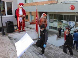 Artvin’de Karantina Süreçleri Tamamlanan 270 Türk Vatandaşı Mehteran Eşliğinde Memleketlerine Uğurlandı