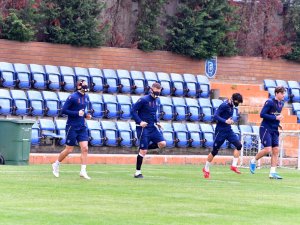 Başakşehir Hazırlıklarını Gruplar Halinde Sürdürdü