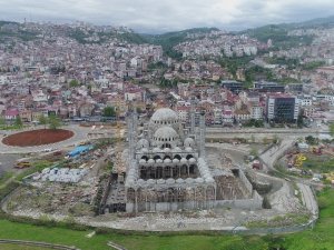 Doğu Karadeniz’in En Büyük Cami Ve Külliyesinin Yapımı Sürüyor